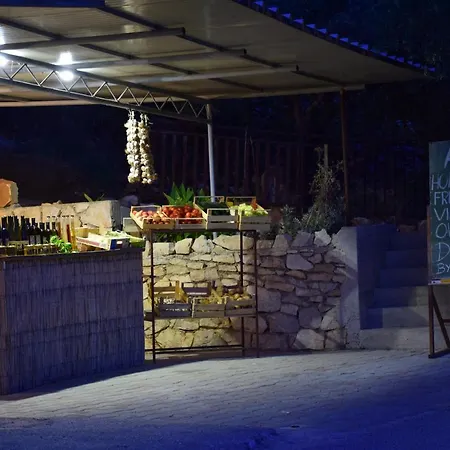 Babic Semesterbostad Zavala